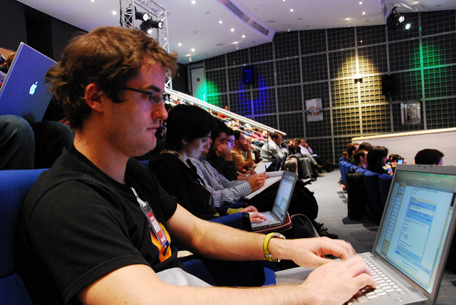 https://c2.staticflickr.com/4/3039/3035695743_aa425155da_z.jpg