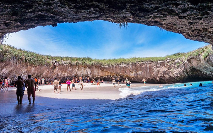 Image result for Mexico tourist