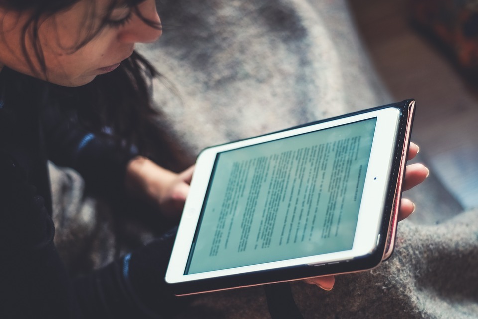 Person, Reading, Tablet, People, Screen, Touch